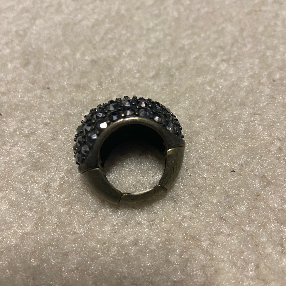 Black sparkly stone ring